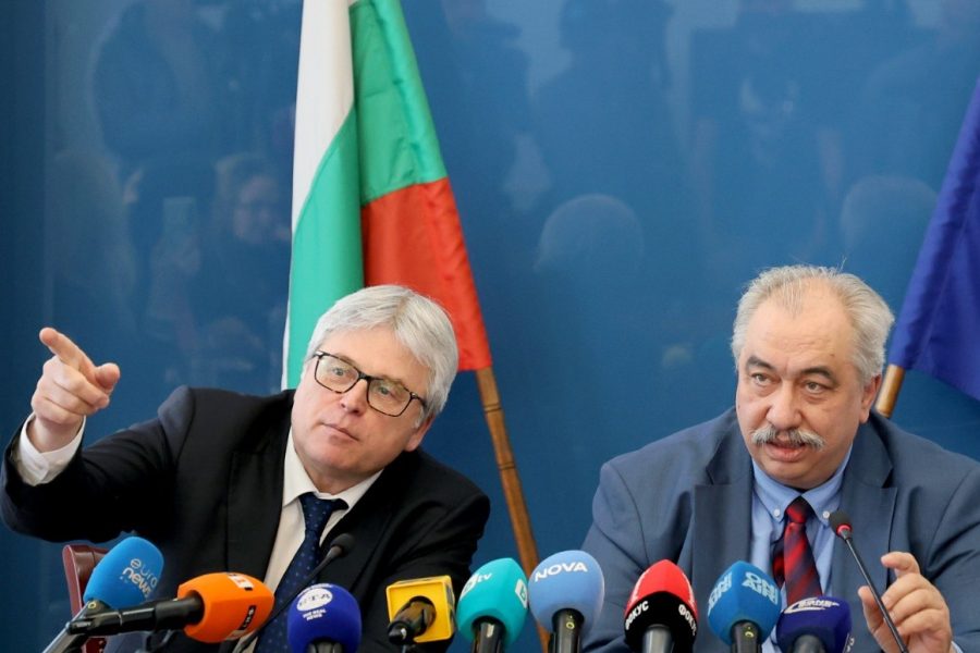 Откриха фрапиращи разлики в цените на едни и същи медикаменти, плащани от държавните болници